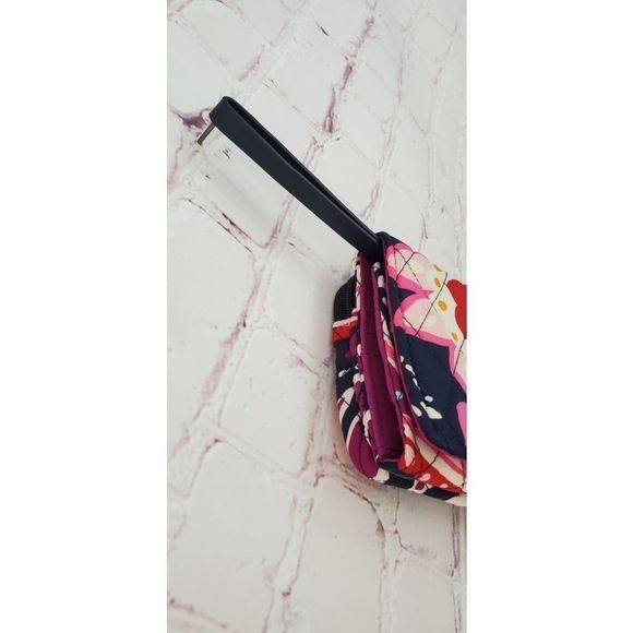 Vera Bradley Painted Paisley RFID Crossbody NWT - Picture 3 of 7